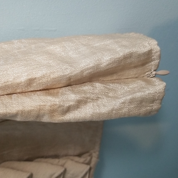 Samuel Dong gold sleeveless blouse with collar and ruffle small - Picture 3 of 10